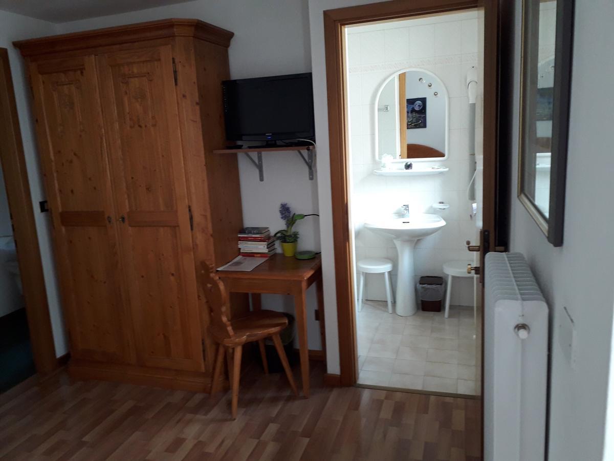 Albergo Meuble Tarandan Forni di Sopra Exteriör bild